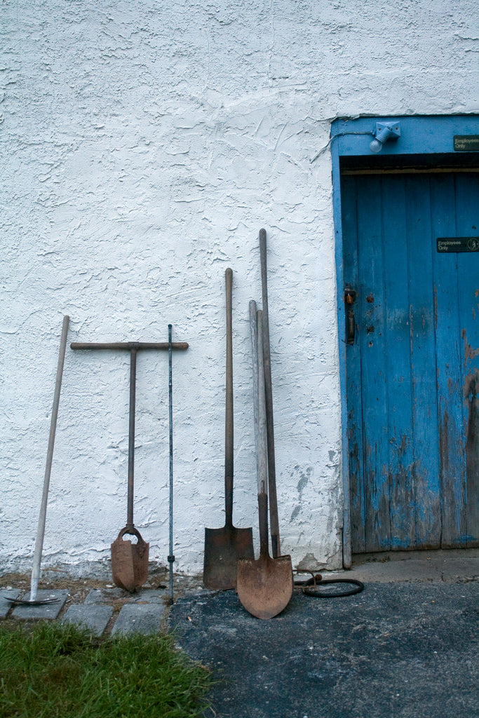 What is the best way to store garden tools in the UK in 2024?