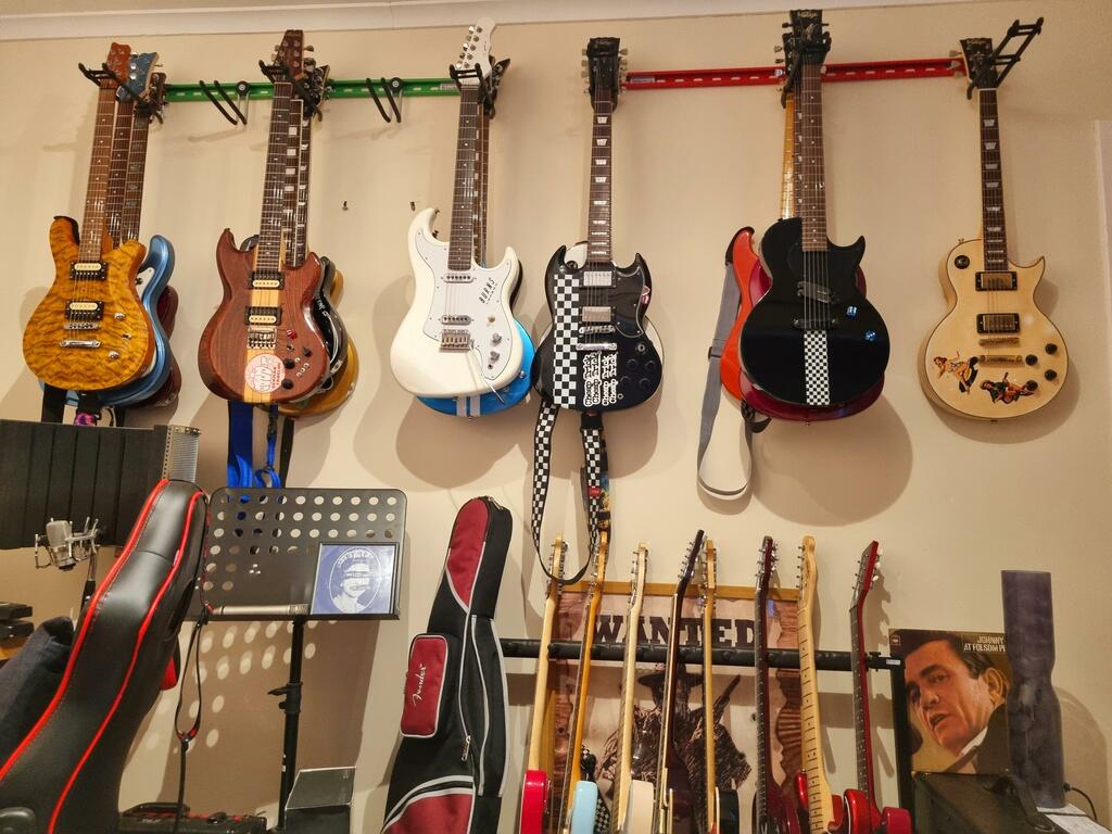 Maximising Space with Vertical Instrument Storage – GearHooks Limited