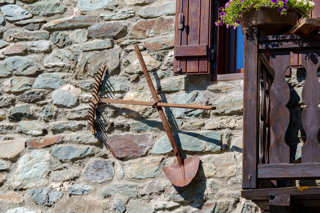 DIY Garden Tool Hooks Easy Hanging Solutions