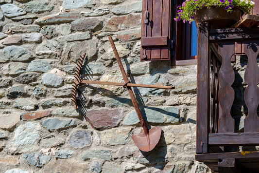 DIY Garden Tool Hooks Easy Hanging Solutions