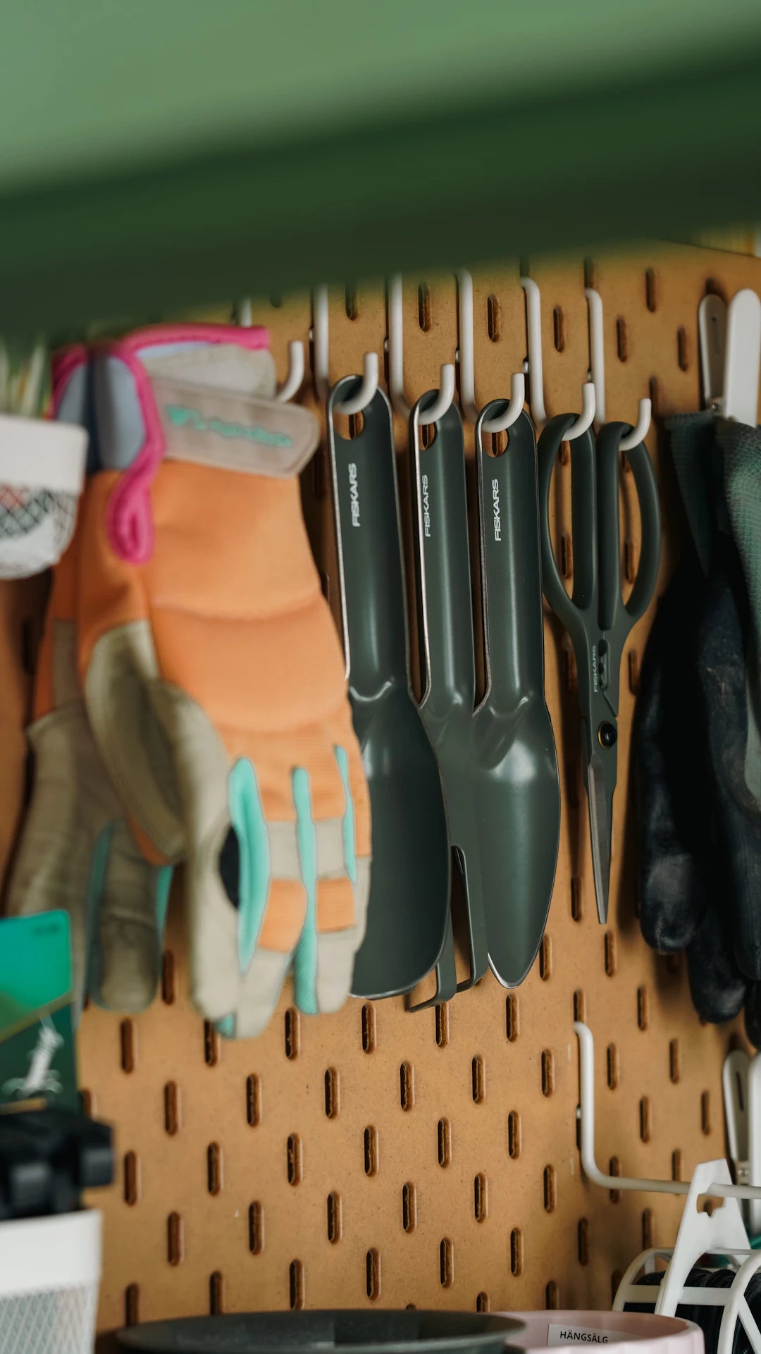 Unlock the Benefits of Organizing Your Garden Tools Today