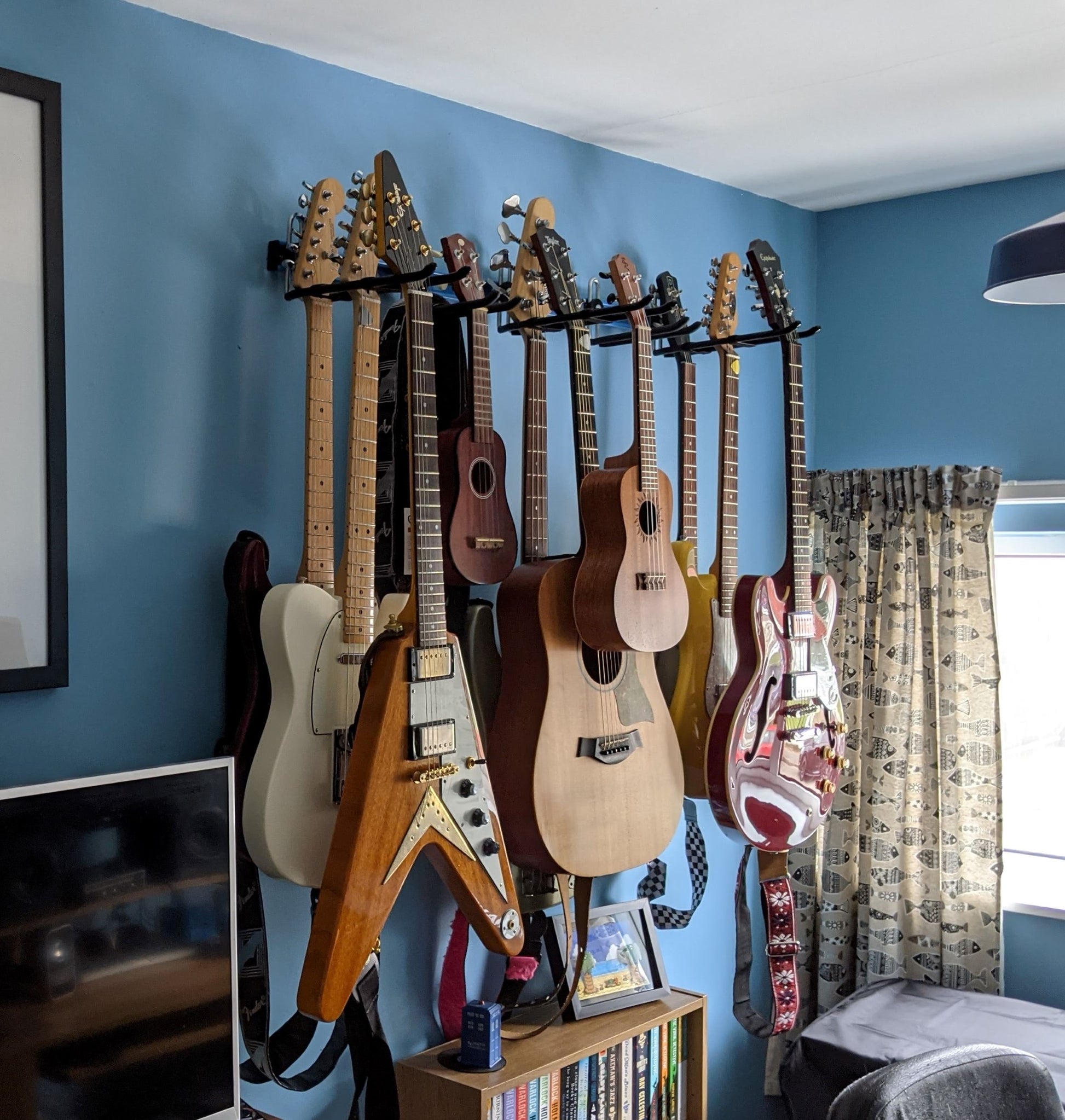 Guitar wall mount - wall mounting guitar racks